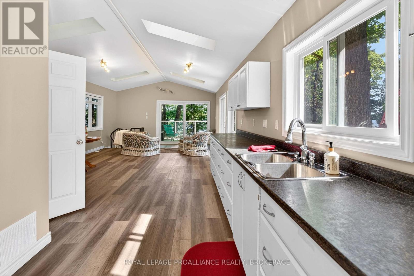 1004C PUBLIC BEACH ROAD - 35
