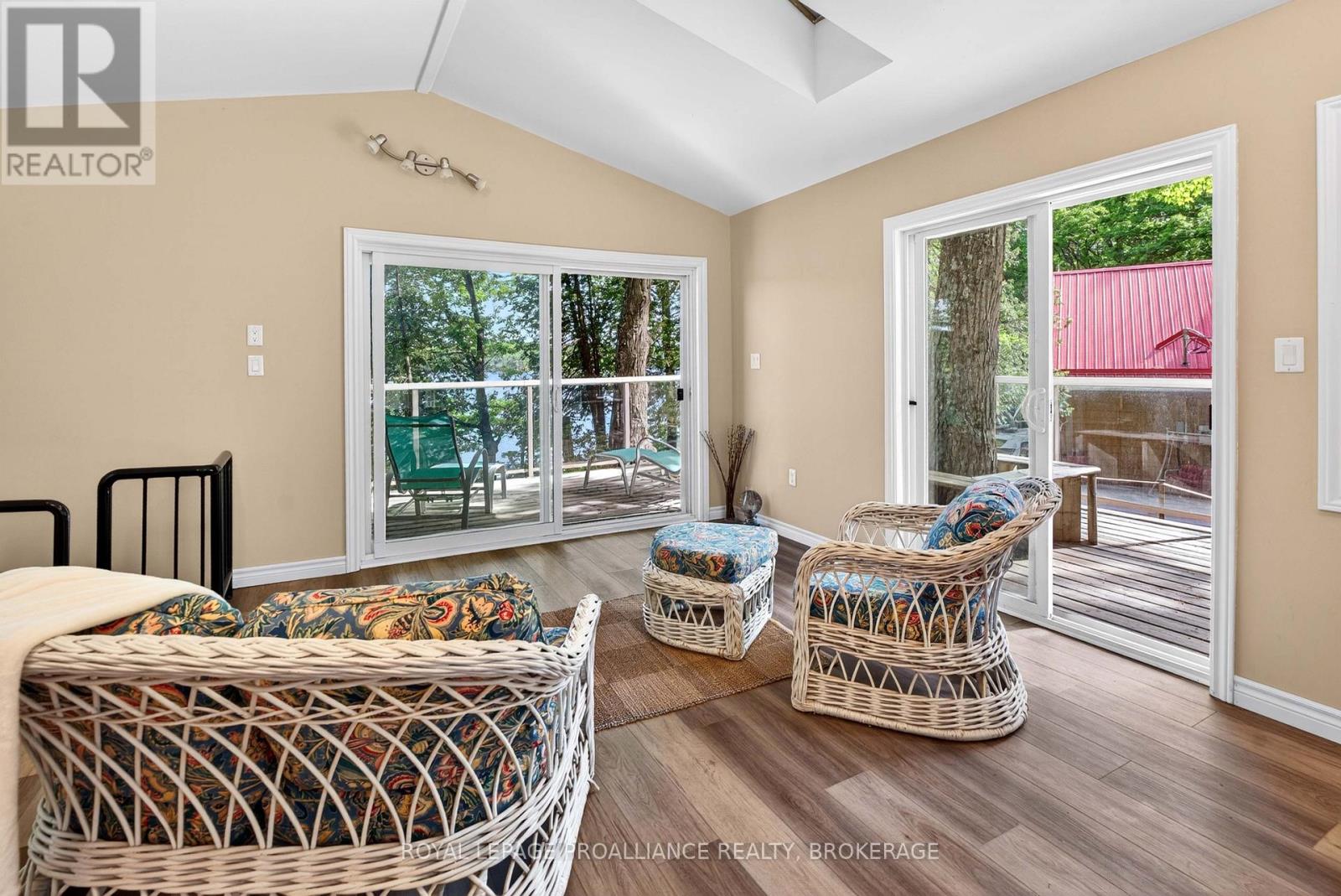 1004C PUBLIC BEACH ROAD - 36