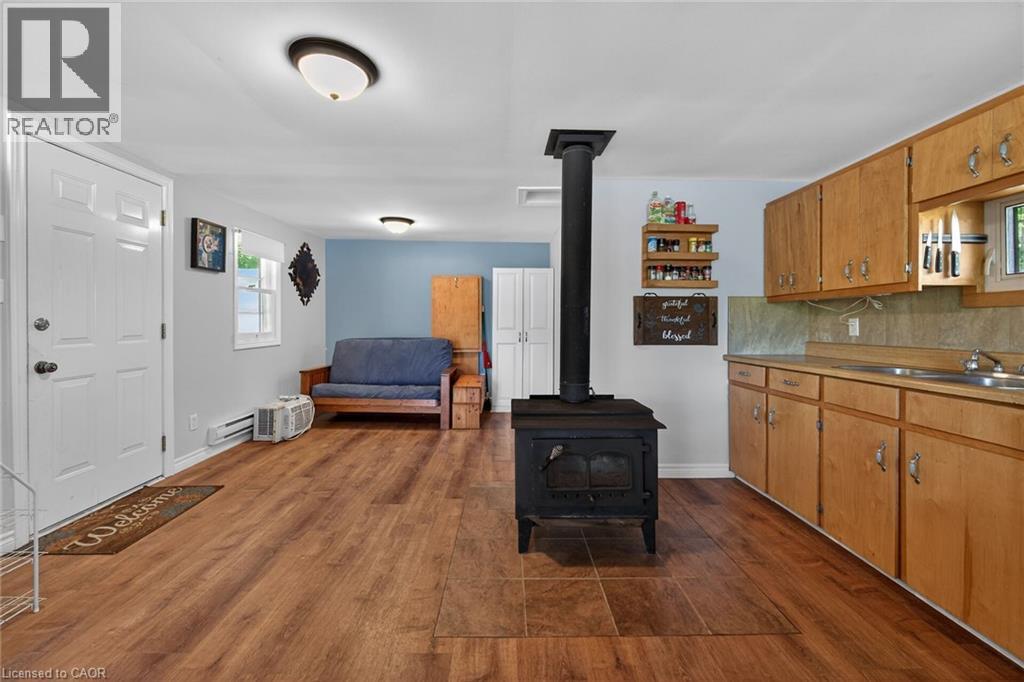 2 TOWNLINE Road E