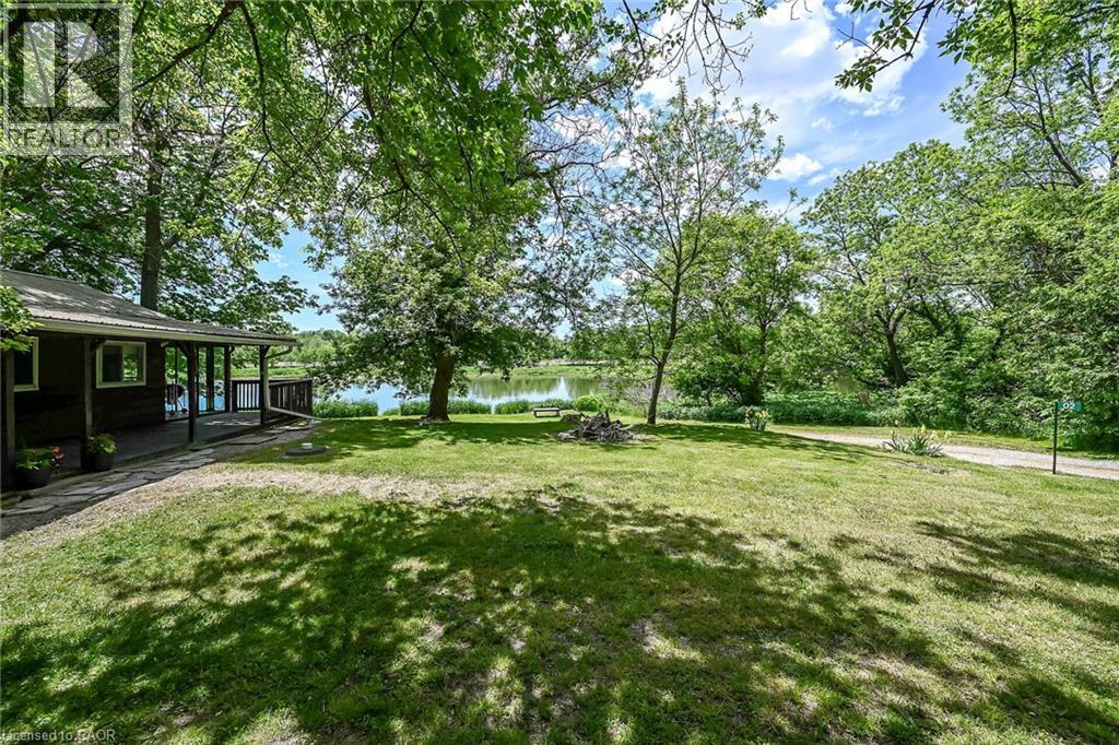 2 TOWNLINE Road E - 24