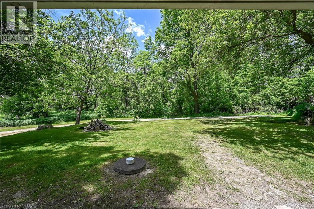 2 TOWNLINE Road E - 34