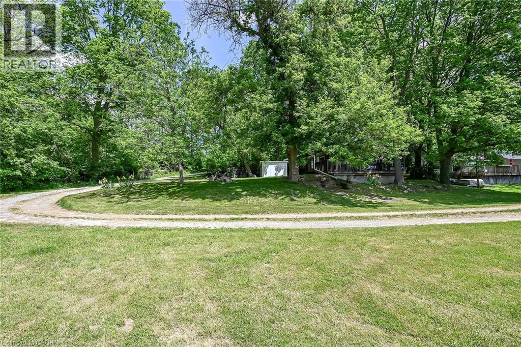 2 TOWNLINE Road E - 35