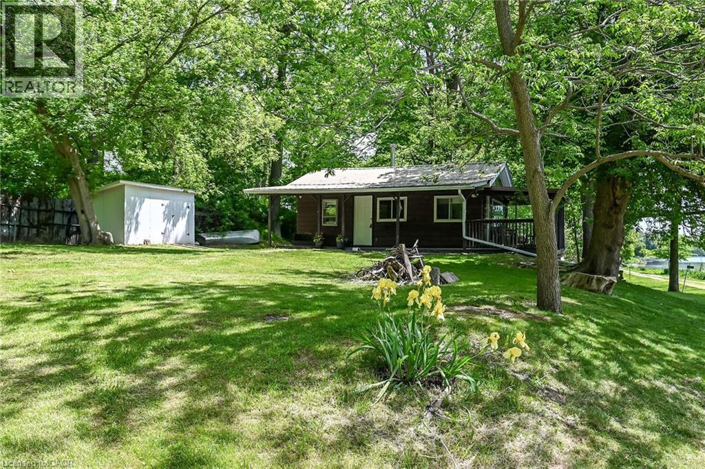 2 TOWNLINE Road E - 37