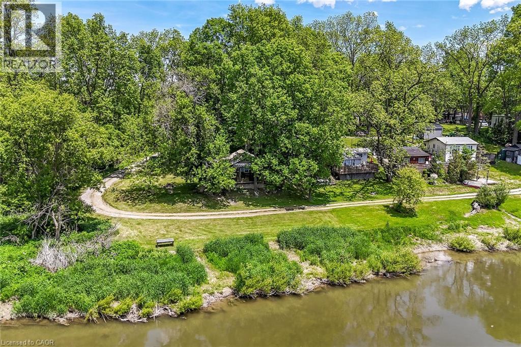 2 TOWNLINE Road E - 5