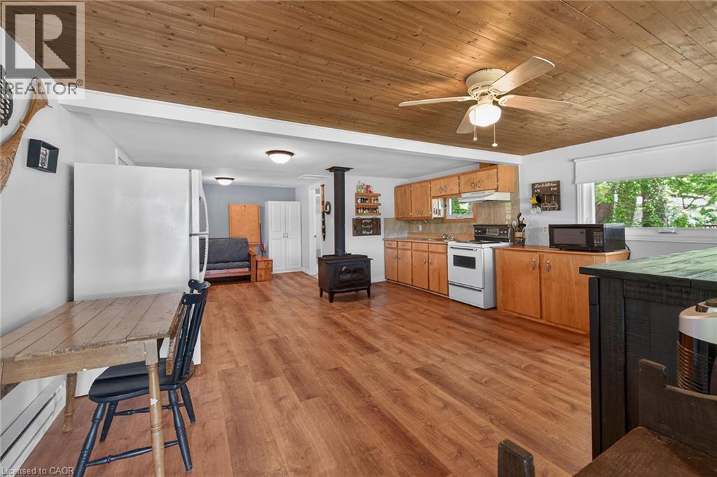 2 TOWNLINE Road E - 9