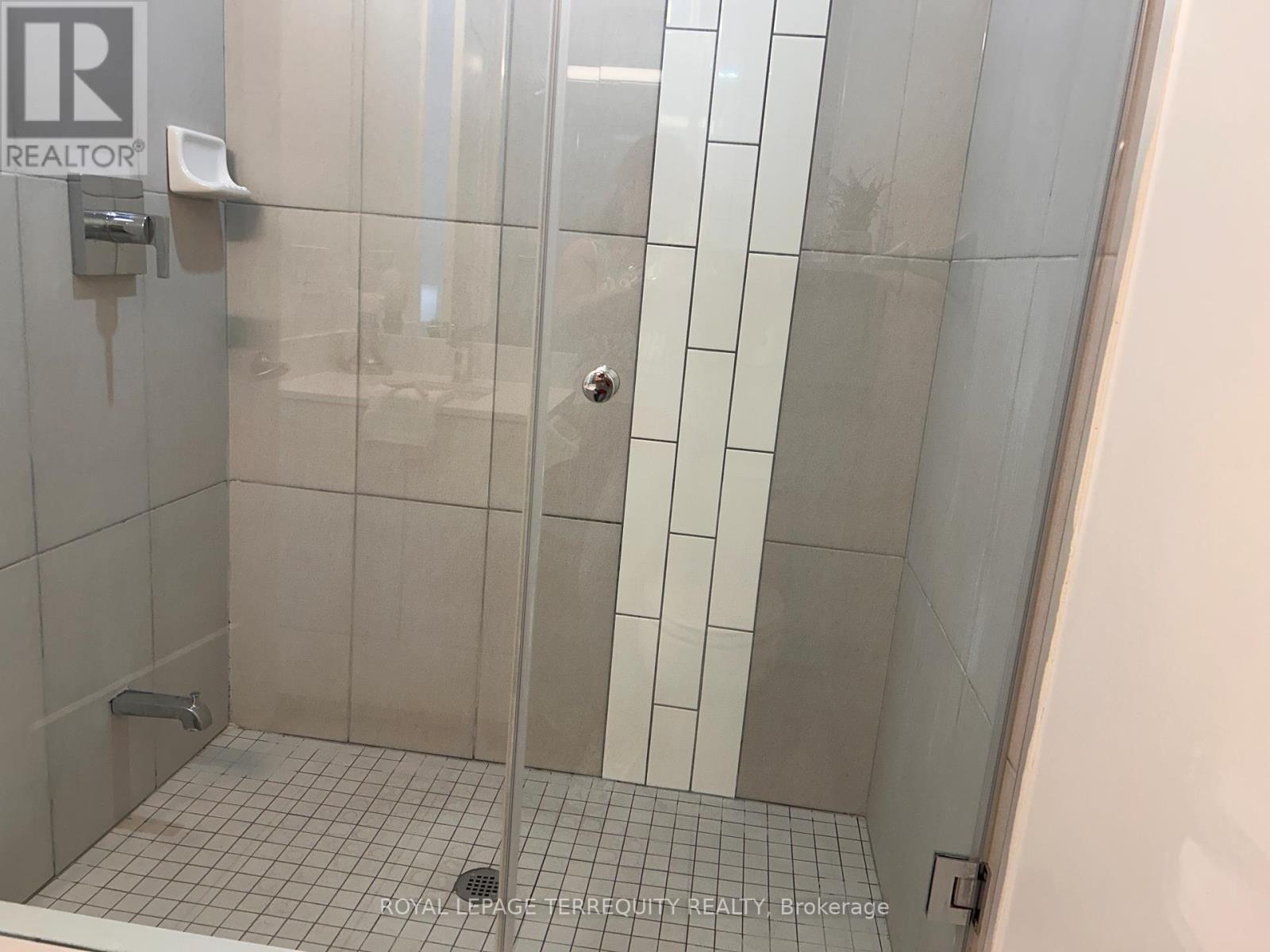 #936 135 LOWER SHERBOURNE STREET - 17