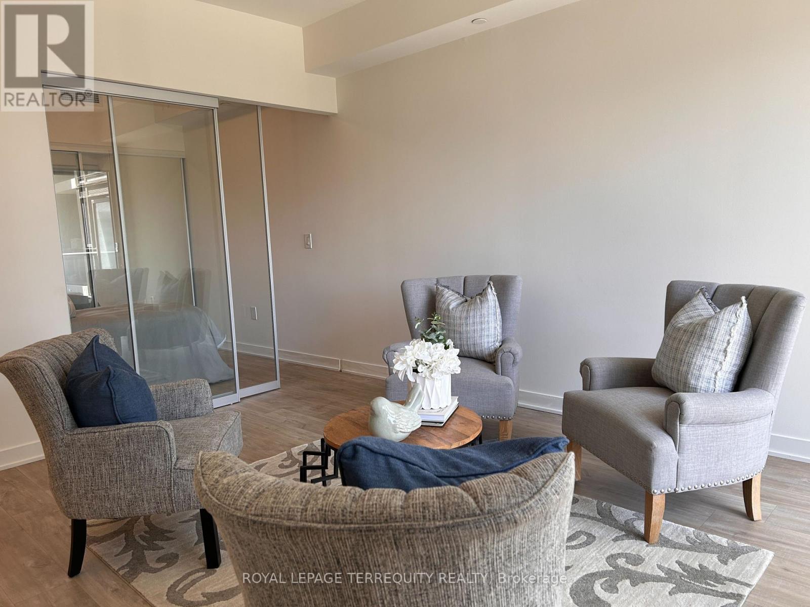 #936 135 LOWER SHERBOURNE STREET - 8