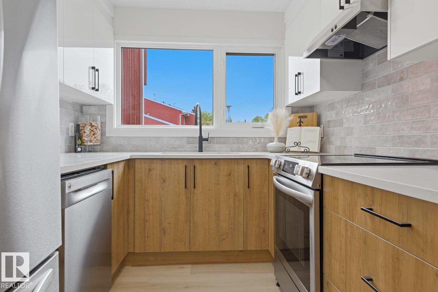 10684 BEAUMARIS RD NW - 12
