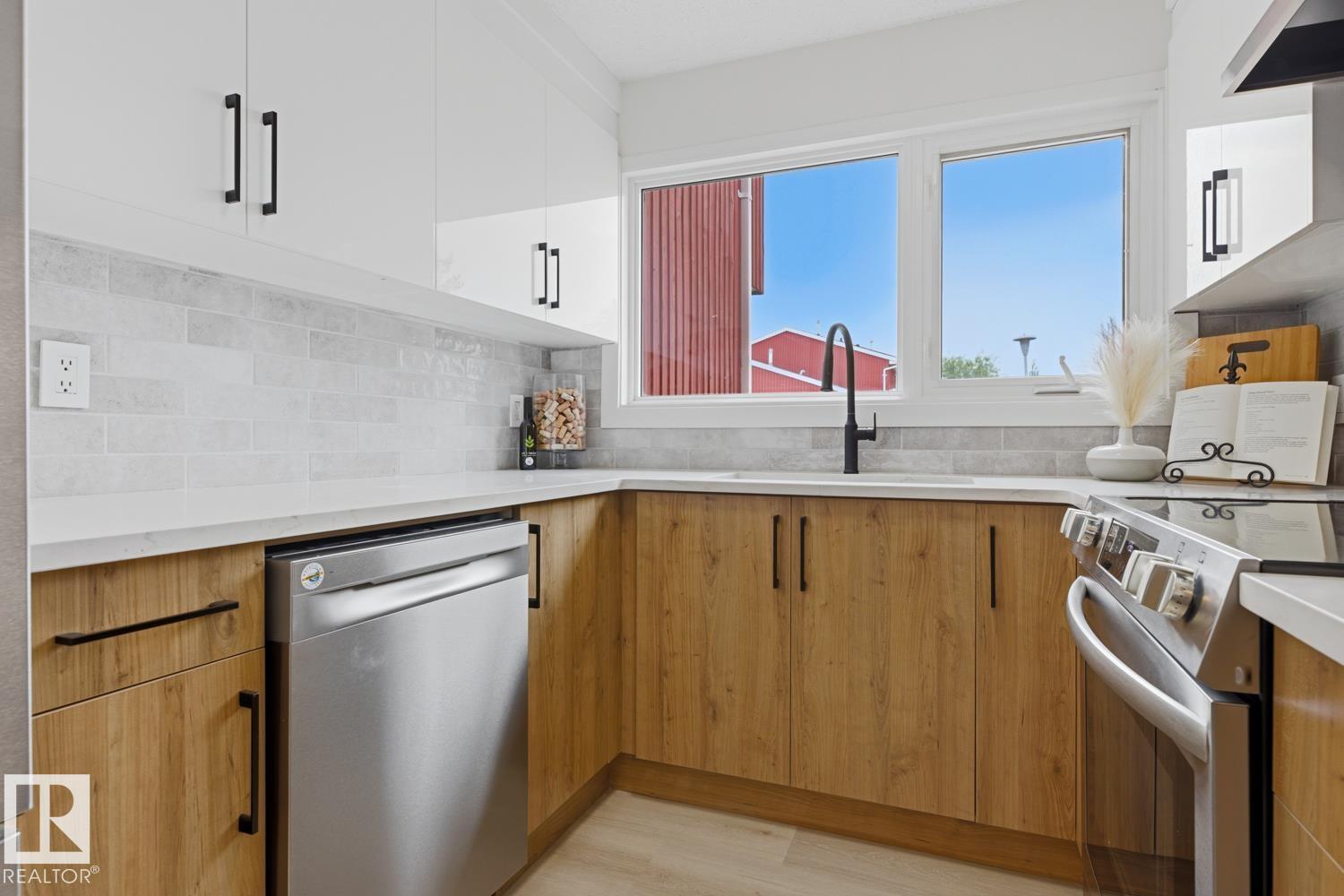 10684 BEAUMARIS RD NW - 13