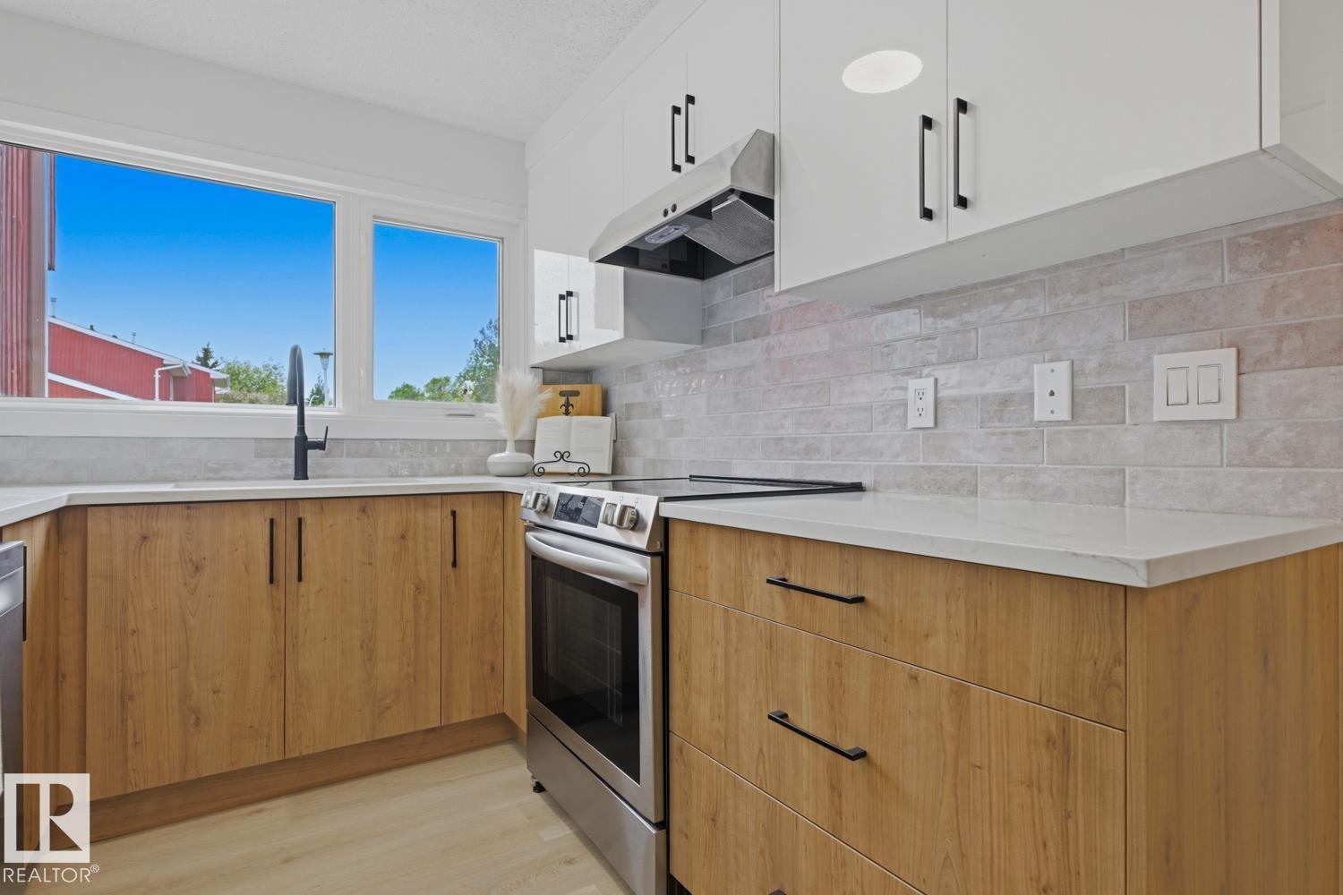 10684 BEAUMARIS RD NW - 14
