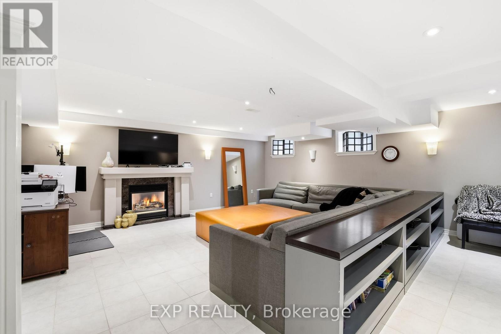 467 DELANEY DRIVE - 31