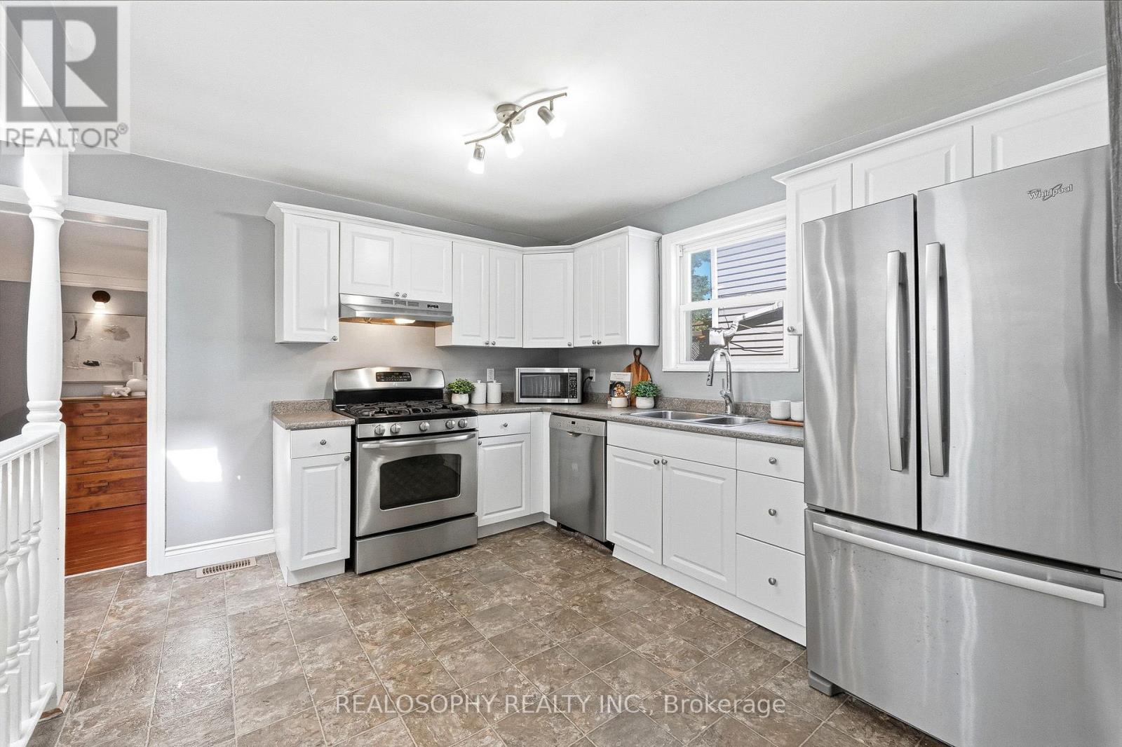 10 MEDFORD AVENUE - 18