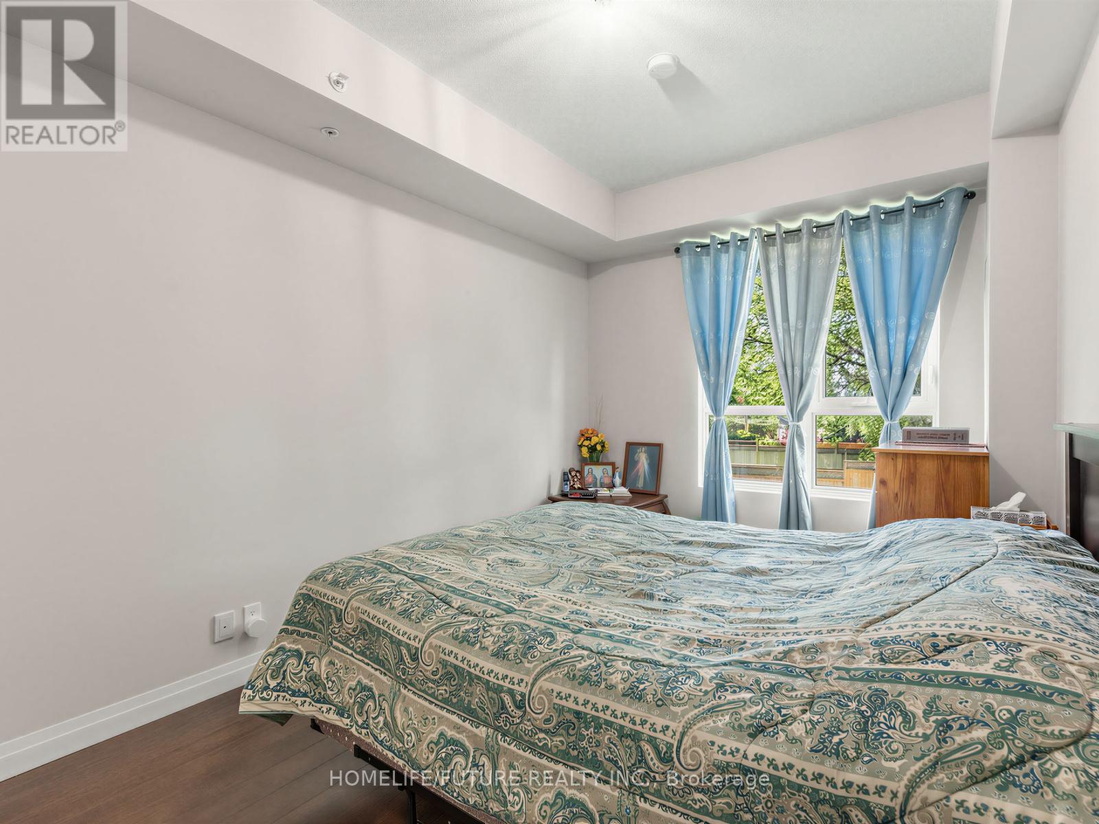 #113 22 EAST HAVEN DRIVE - 23