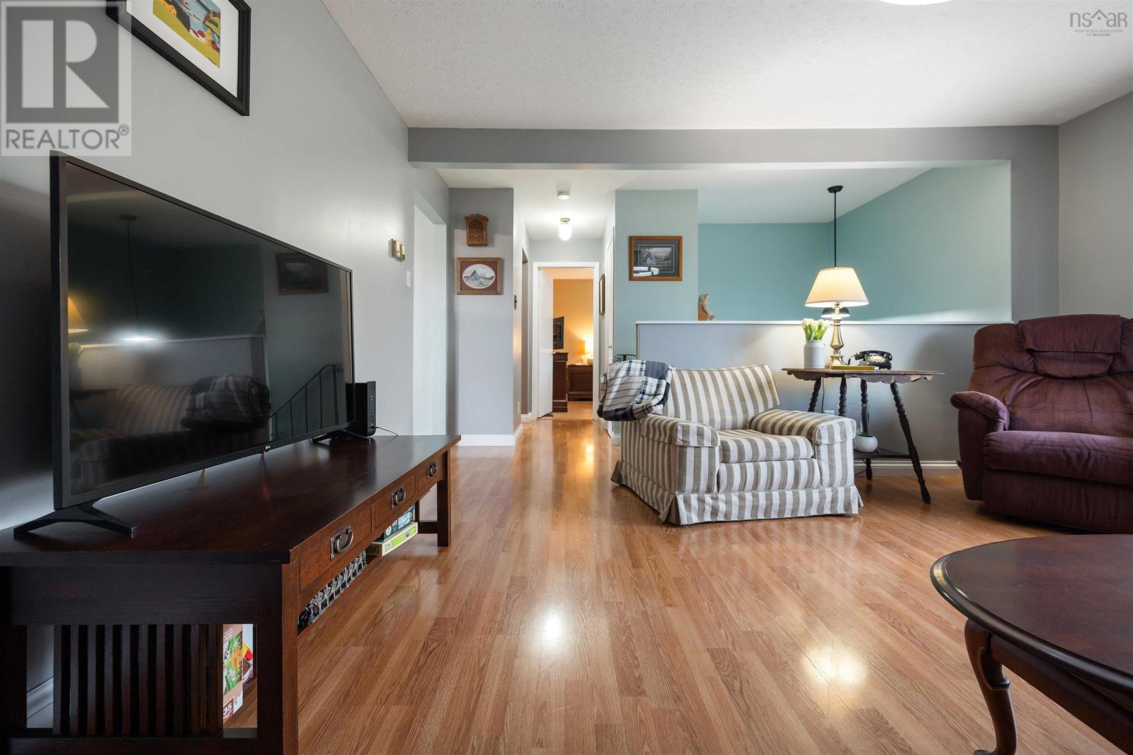 914 West North River Road - 13