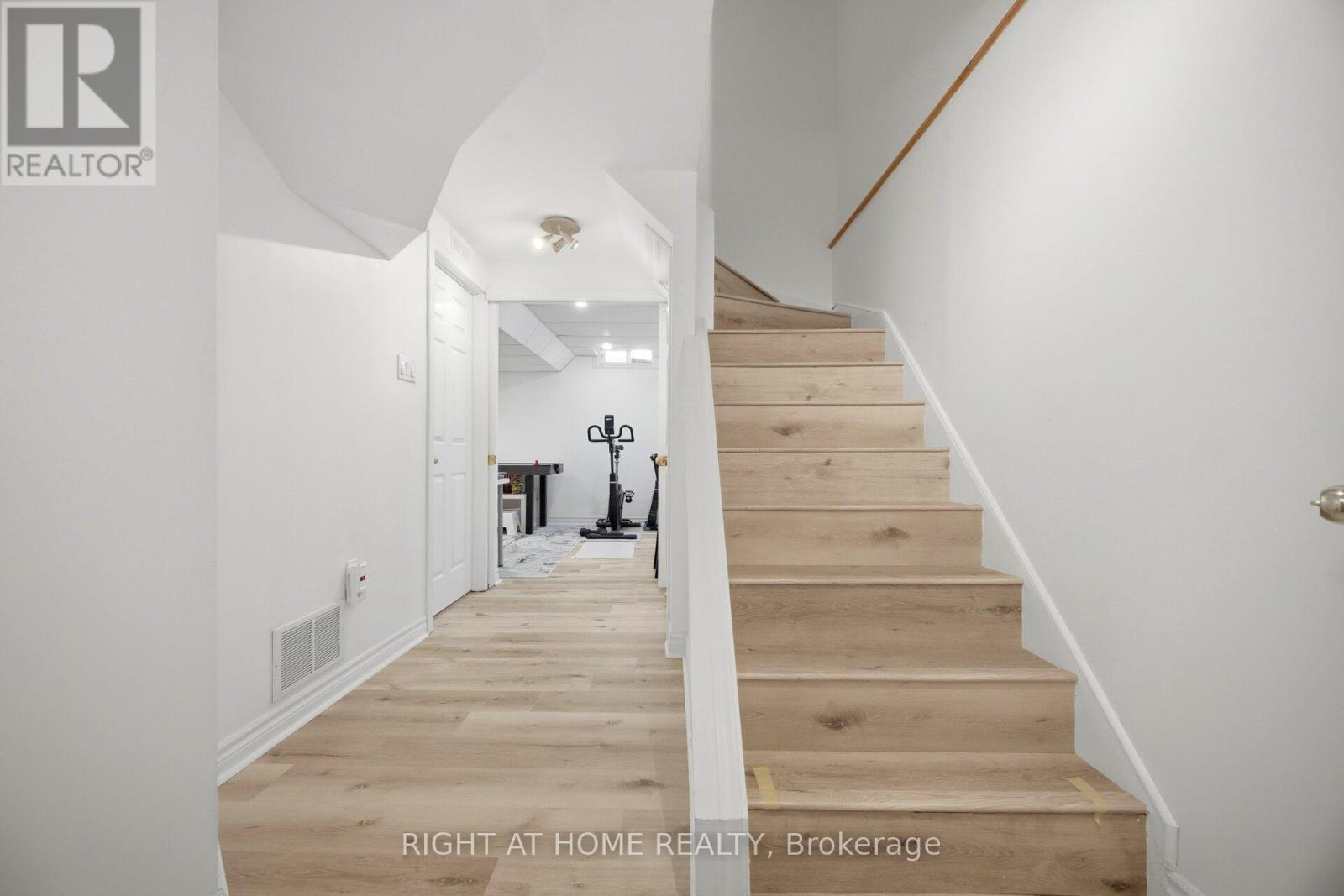555 LEGRESLEY LANE - 32