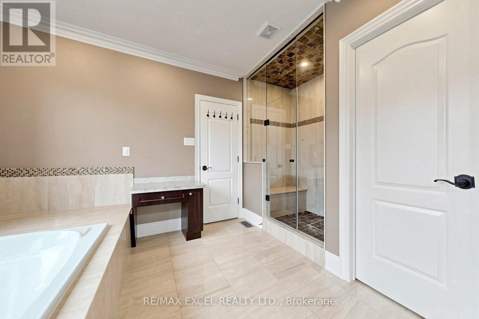 10 ROYAL WEST ROAD - 35