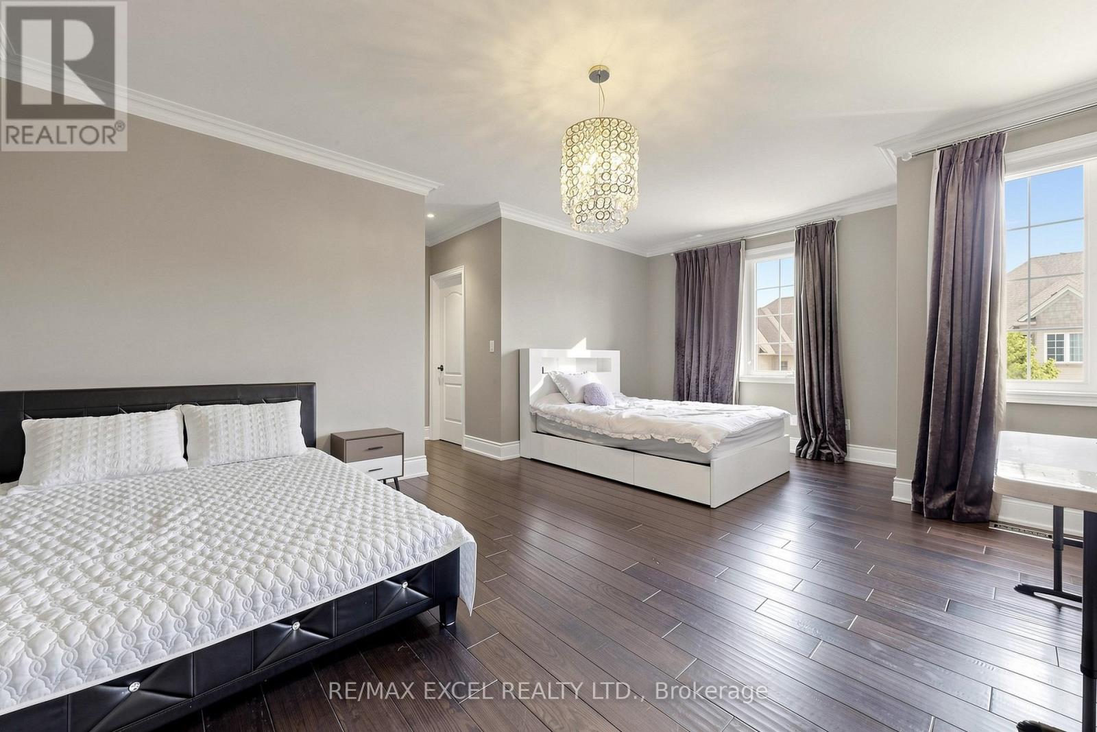 10 ROYAL WEST ROAD - 36