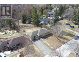 774 Sutherland Avenue, Newmarket, ON L3Y1G1 Photo 7