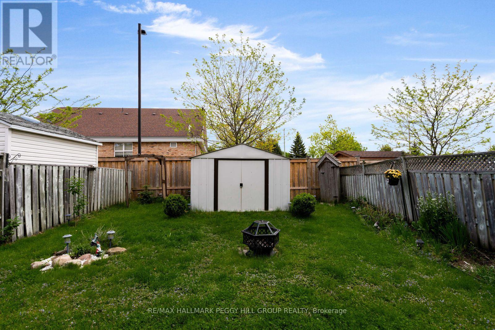 101 DOWNING CRESCENT - 14