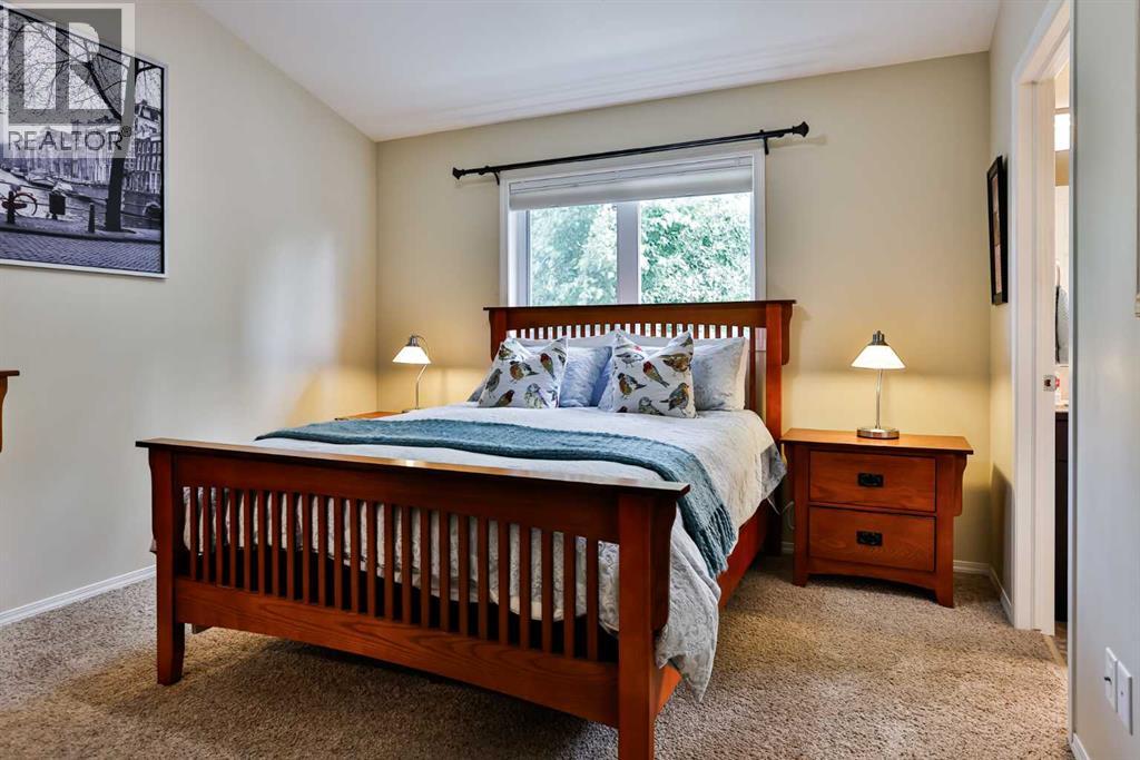 19 Firelight Way W - 16