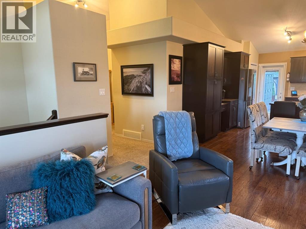 19 Firelight Way W - 7