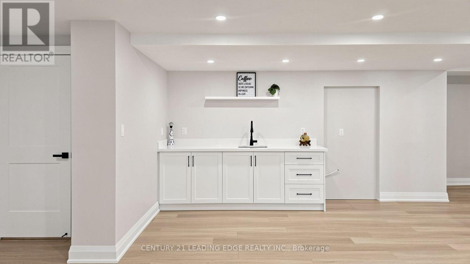 56 FAIRGATE CRESCENT - 42