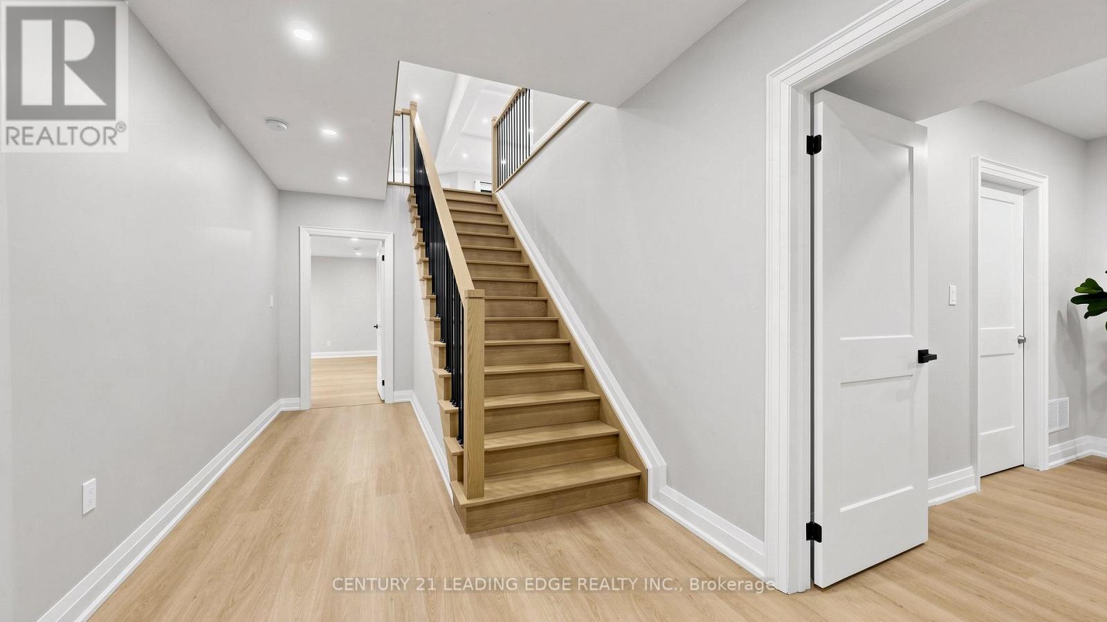56 FAIRGATE CRESCENT - 38