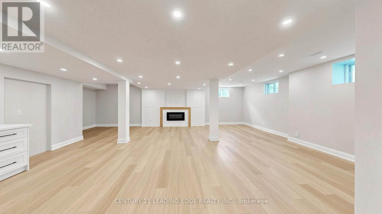 56 FAIRGATE CRESCENT - 39