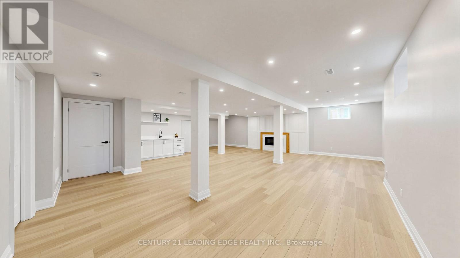 56 FAIRGATE CRESCENT - 40