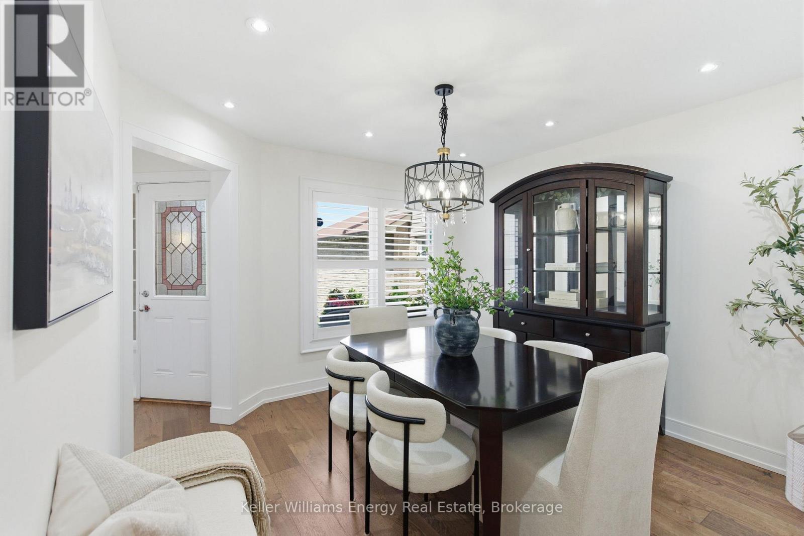 25 BARNES DRIVE - 10