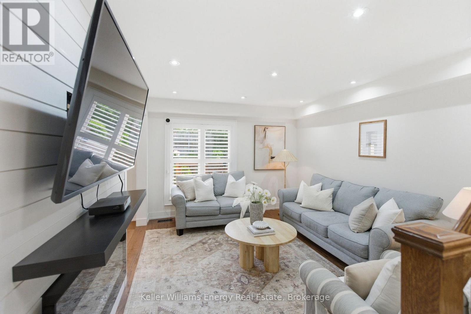 25 BARNES DRIVE - 11