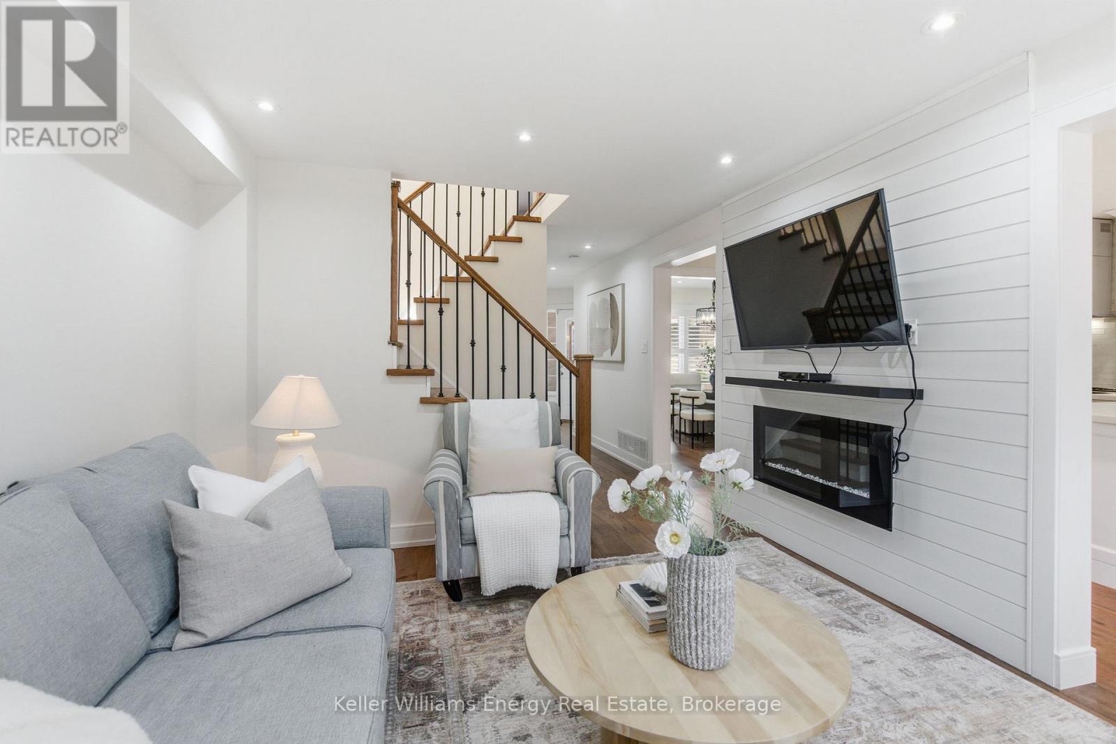 25 BARNES DRIVE - 15