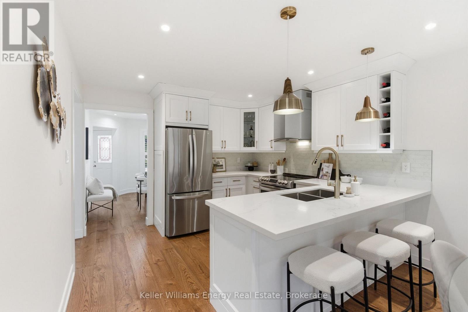 25 BARNES DRIVE - 17