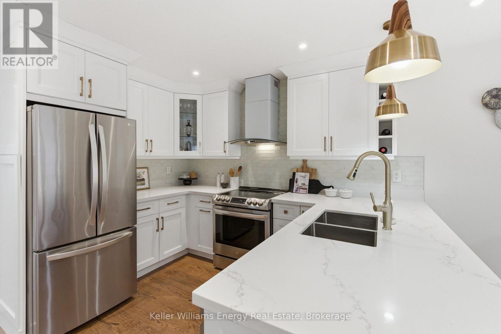25 BARNES DRIVE - 19