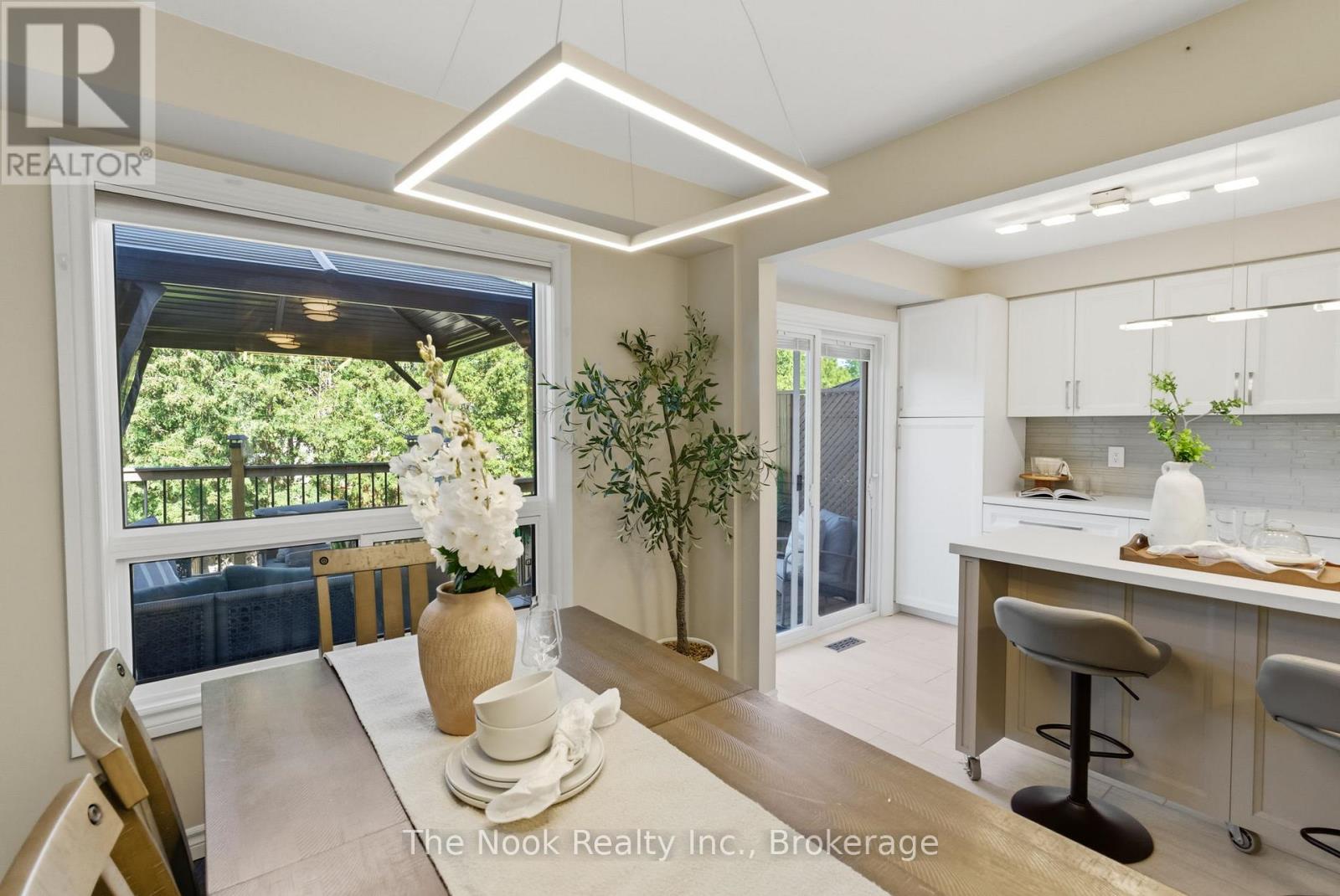 5 TEDDINGTON CRESCENT - 14
