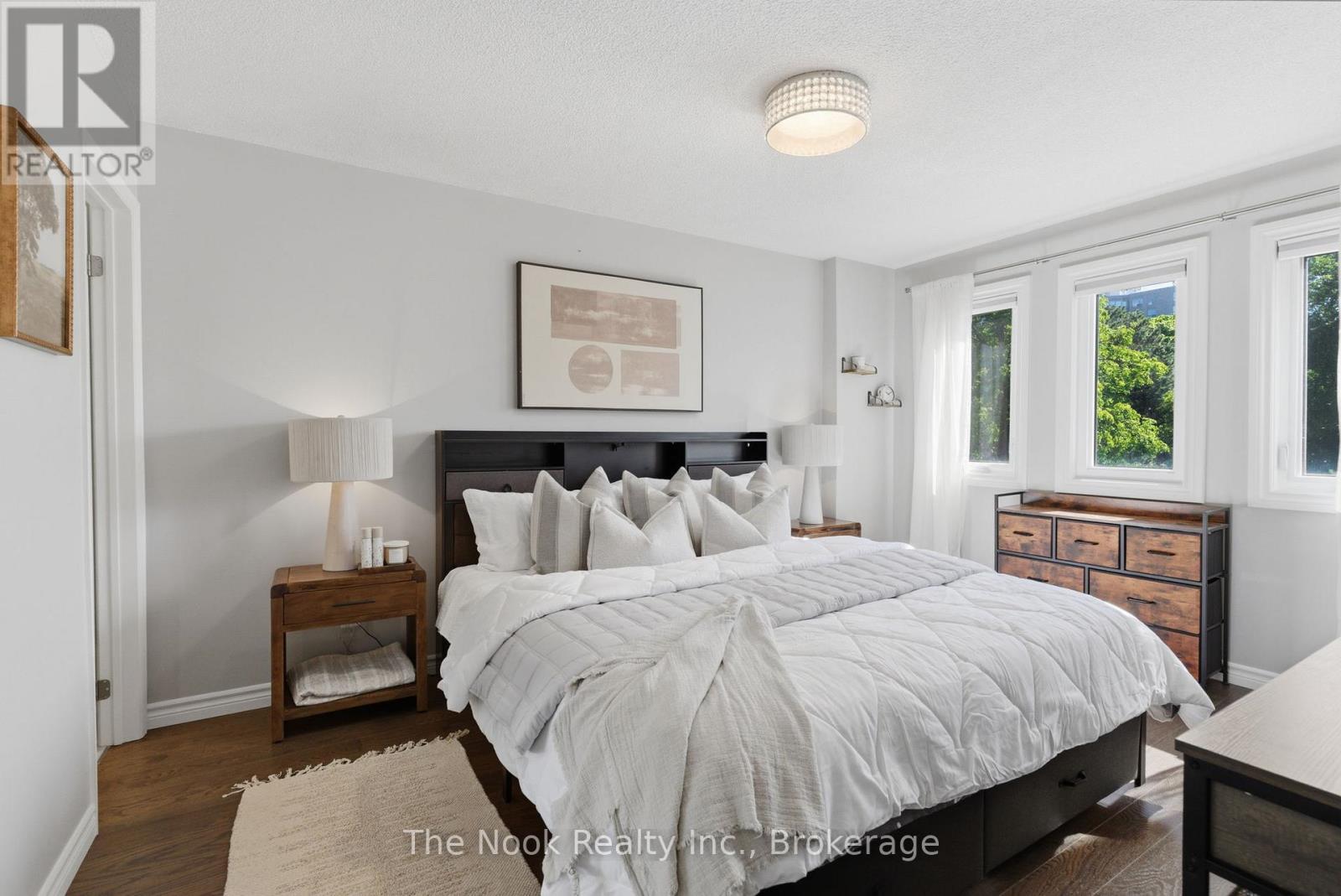 5 TEDDINGTON CRESCENT - 23