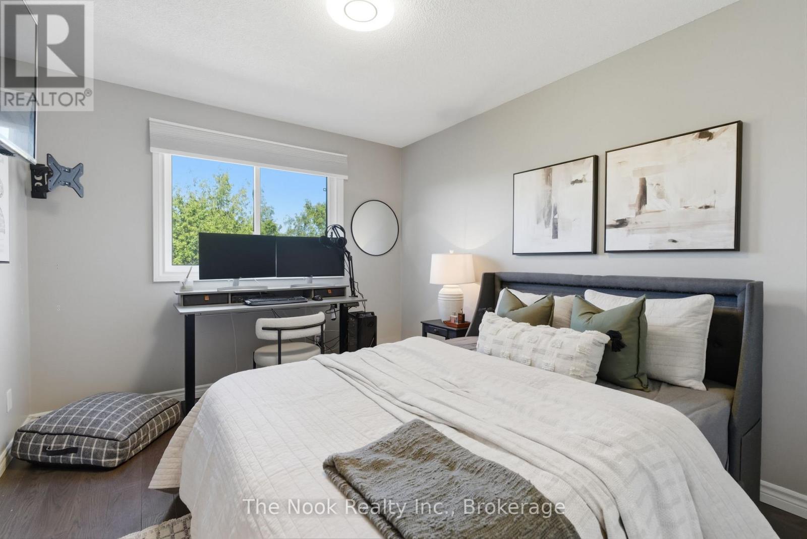 5 TEDDINGTON CRESCENT - 27