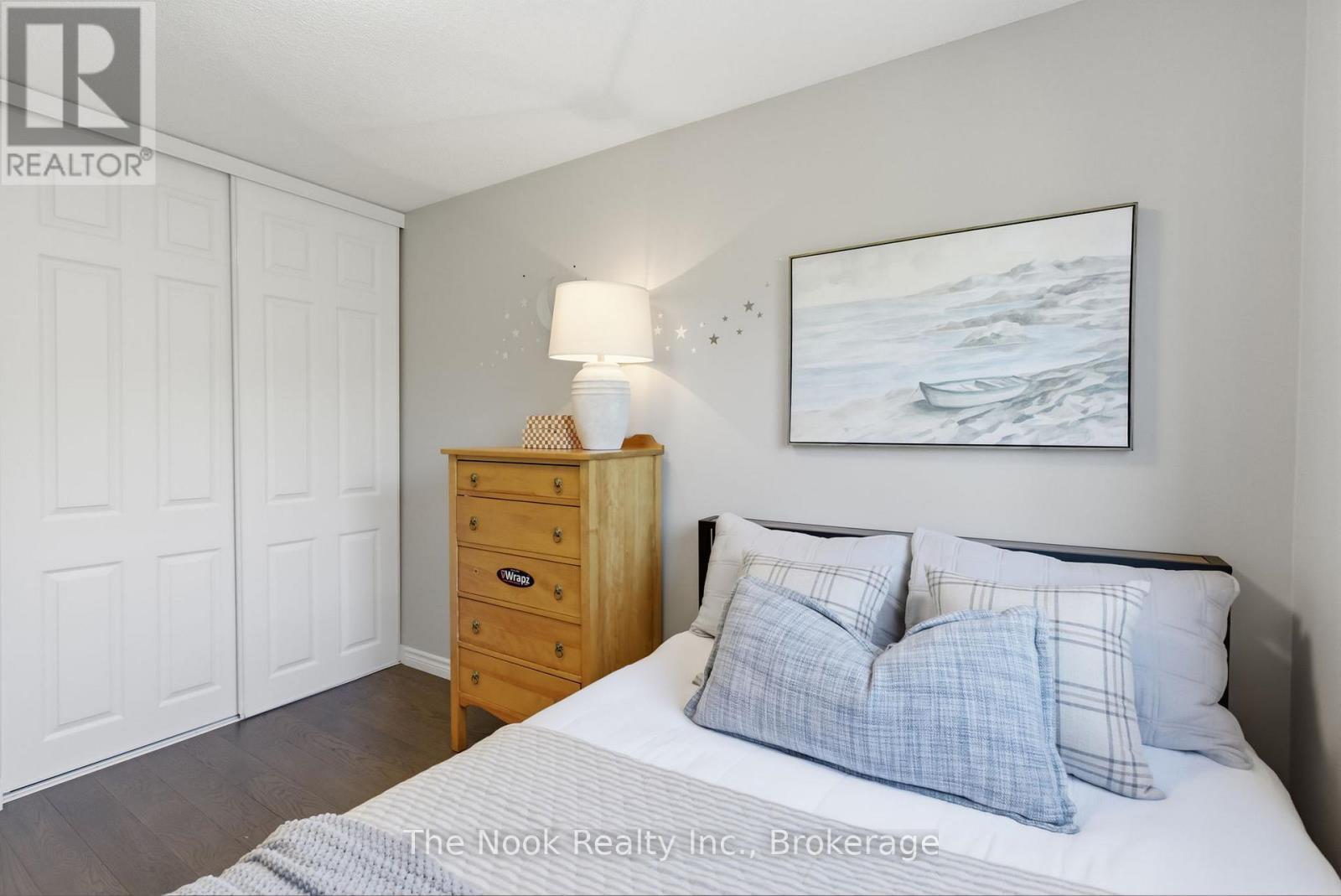 5 TEDDINGTON CRESCENT - 32