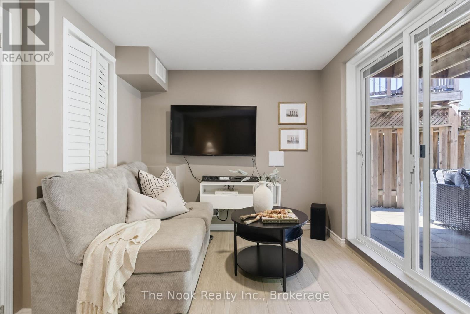 5 TEDDINGTON CRESCENT - 40