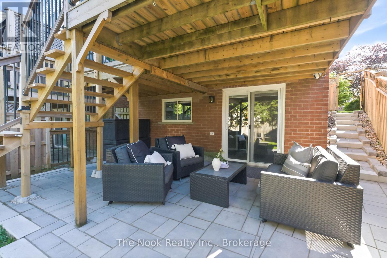 5 TEDDINGTON CRESCENT - 44