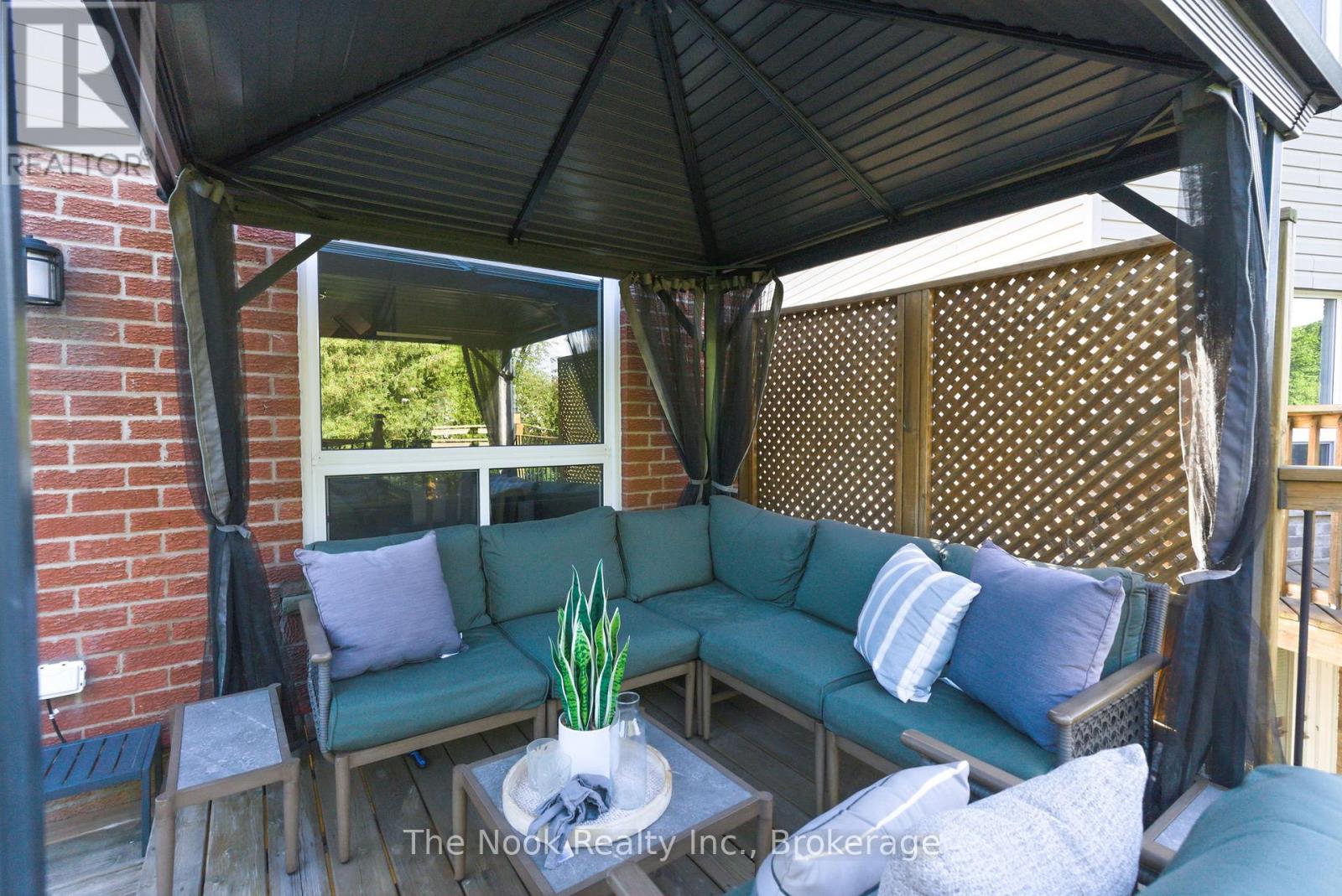 5 TEDDINGTON CRESCENT - 47