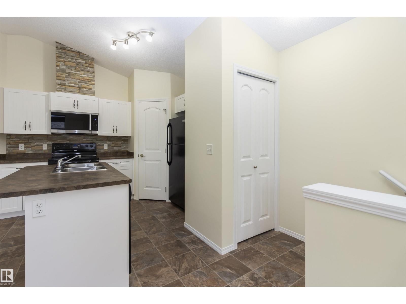 #75 604 62 ST SW - 15