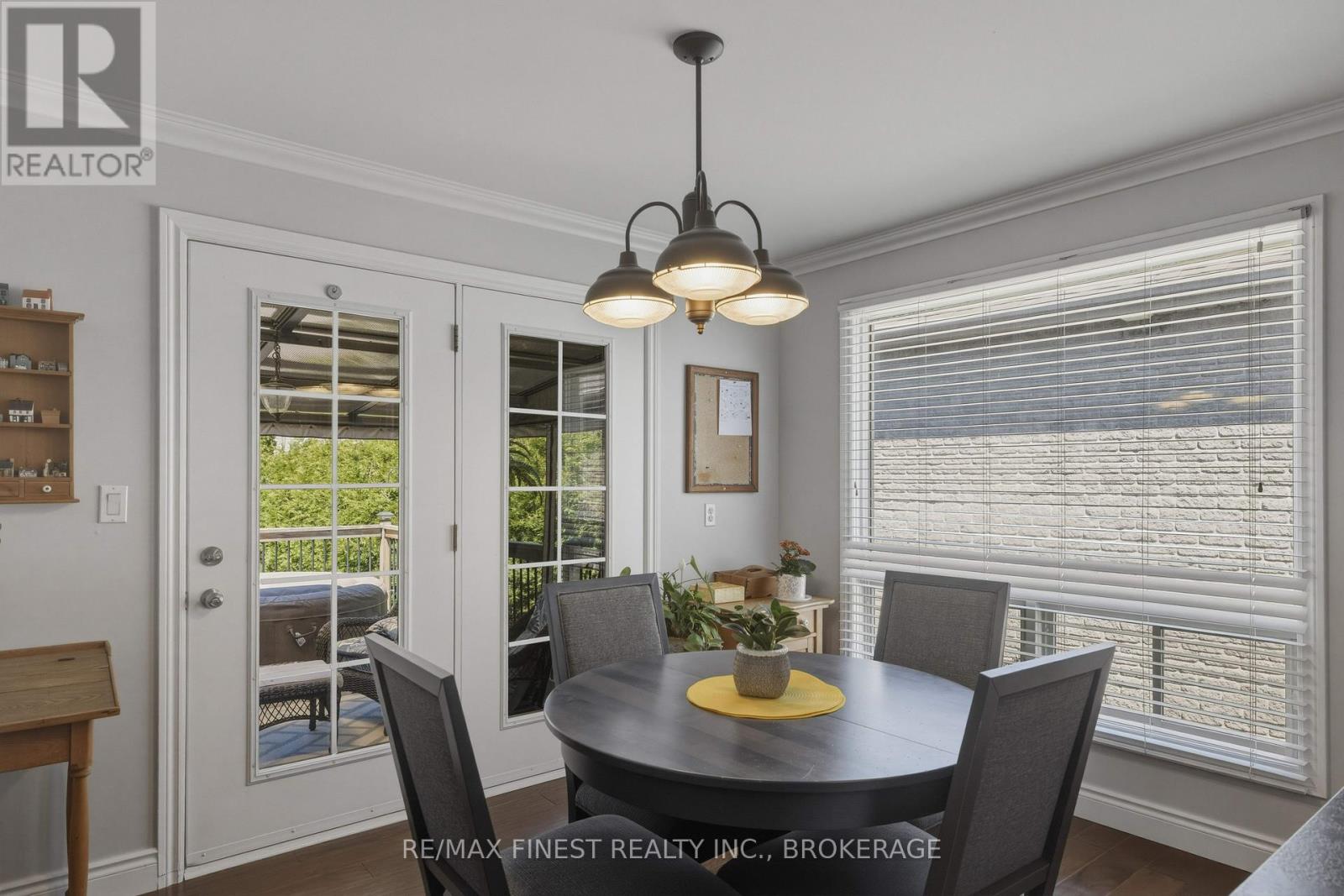 320 FRIARHILL CRESCENT - 15