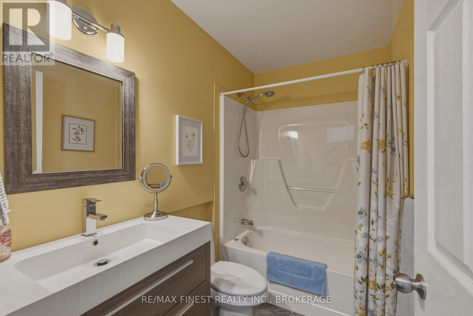 320 FRIARHILL CRESCENT - 18