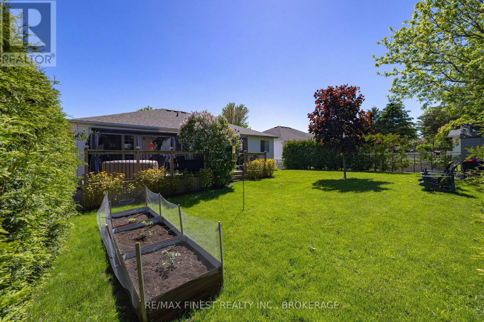 320 FRIARHILL CRESCENT - 42