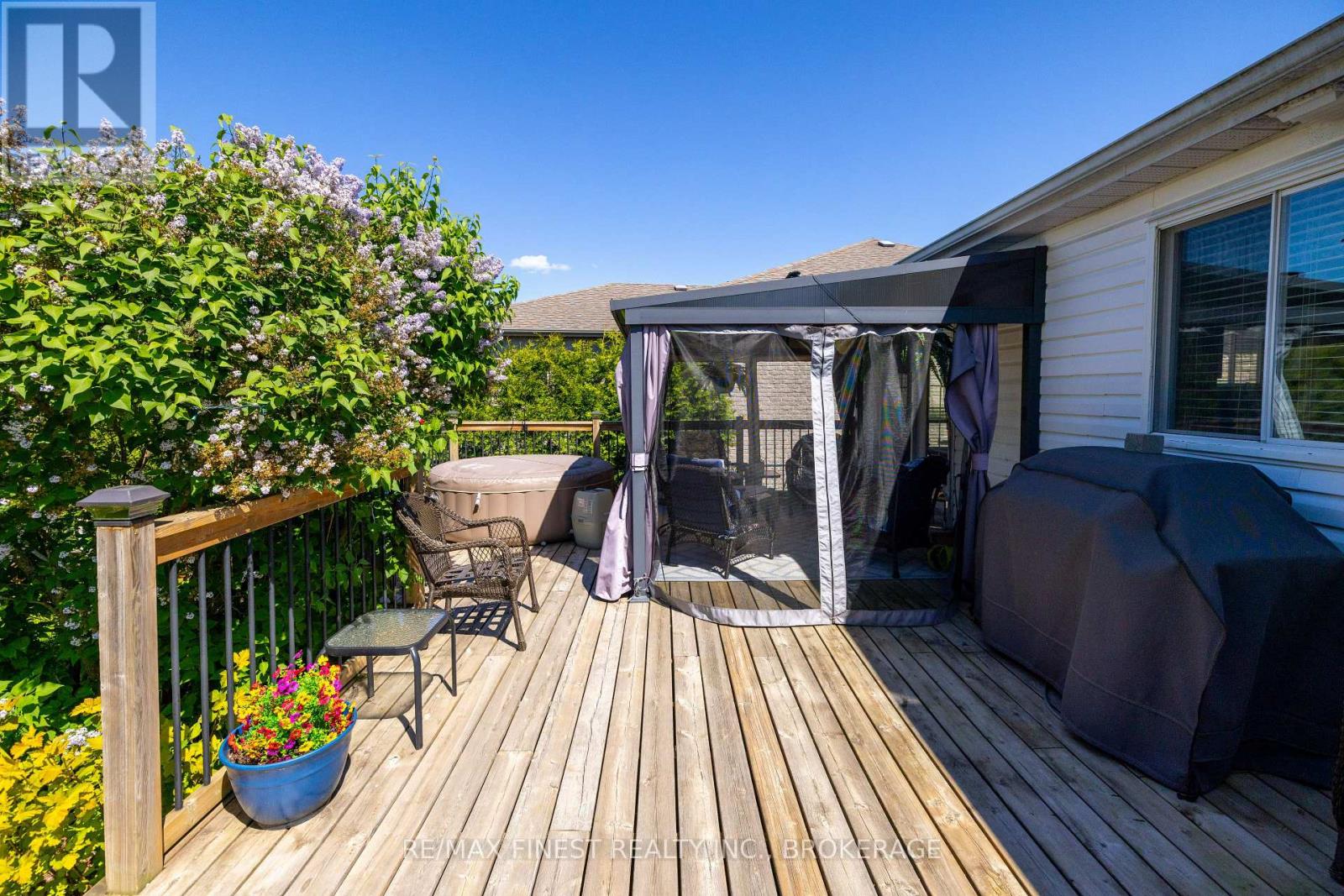 320 FRIARHILL CRESCENT - 45