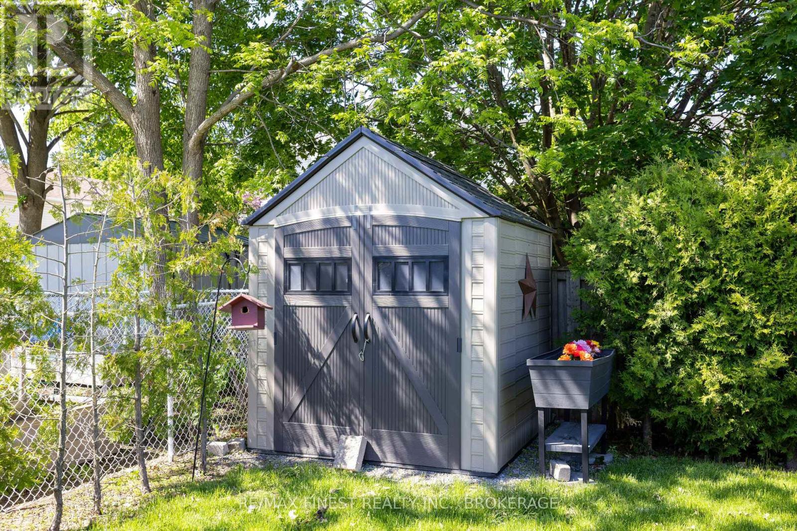 320 FRIARHILL CRESCENT - 48
