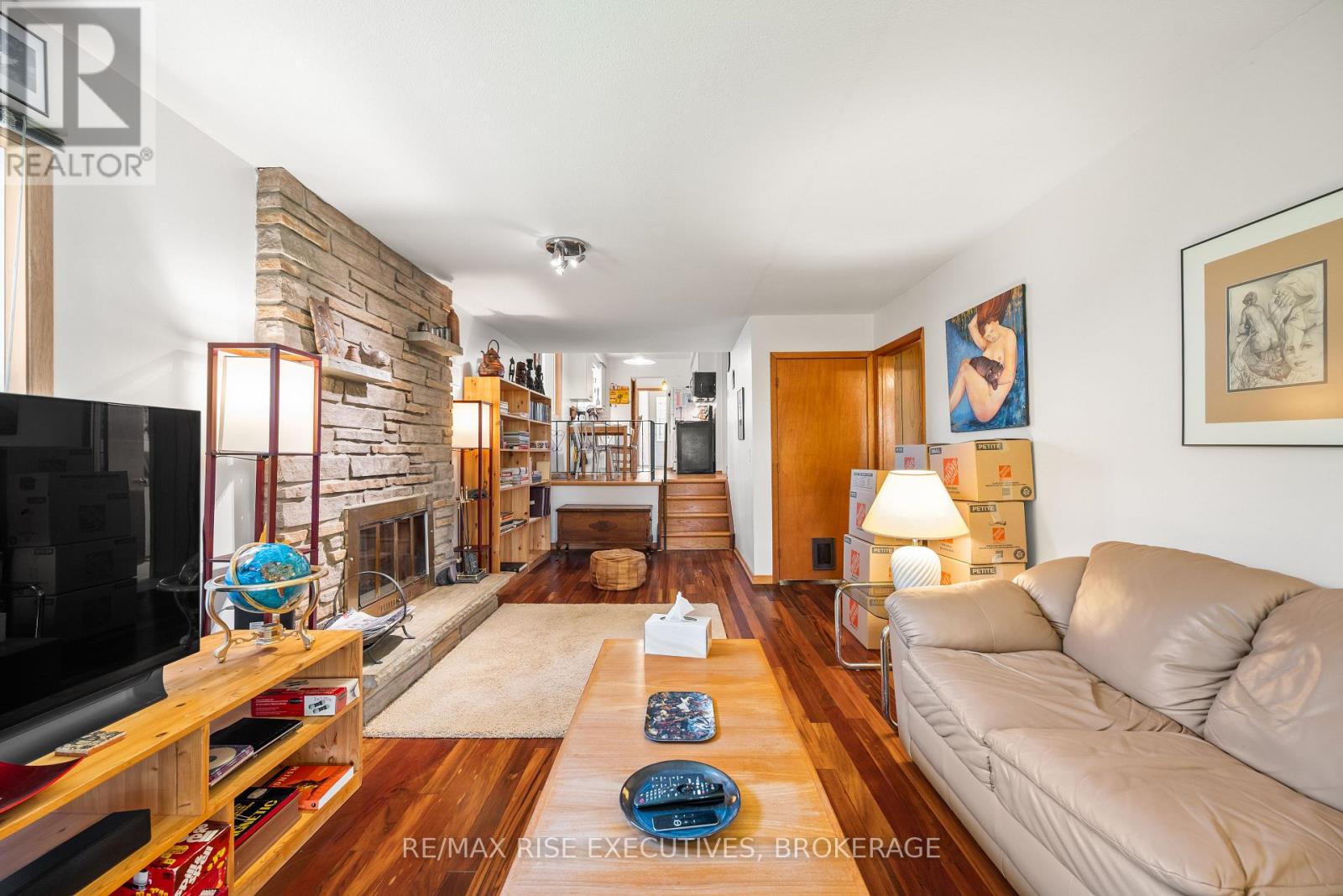 707 LAIDLAW CRESCENT - 13