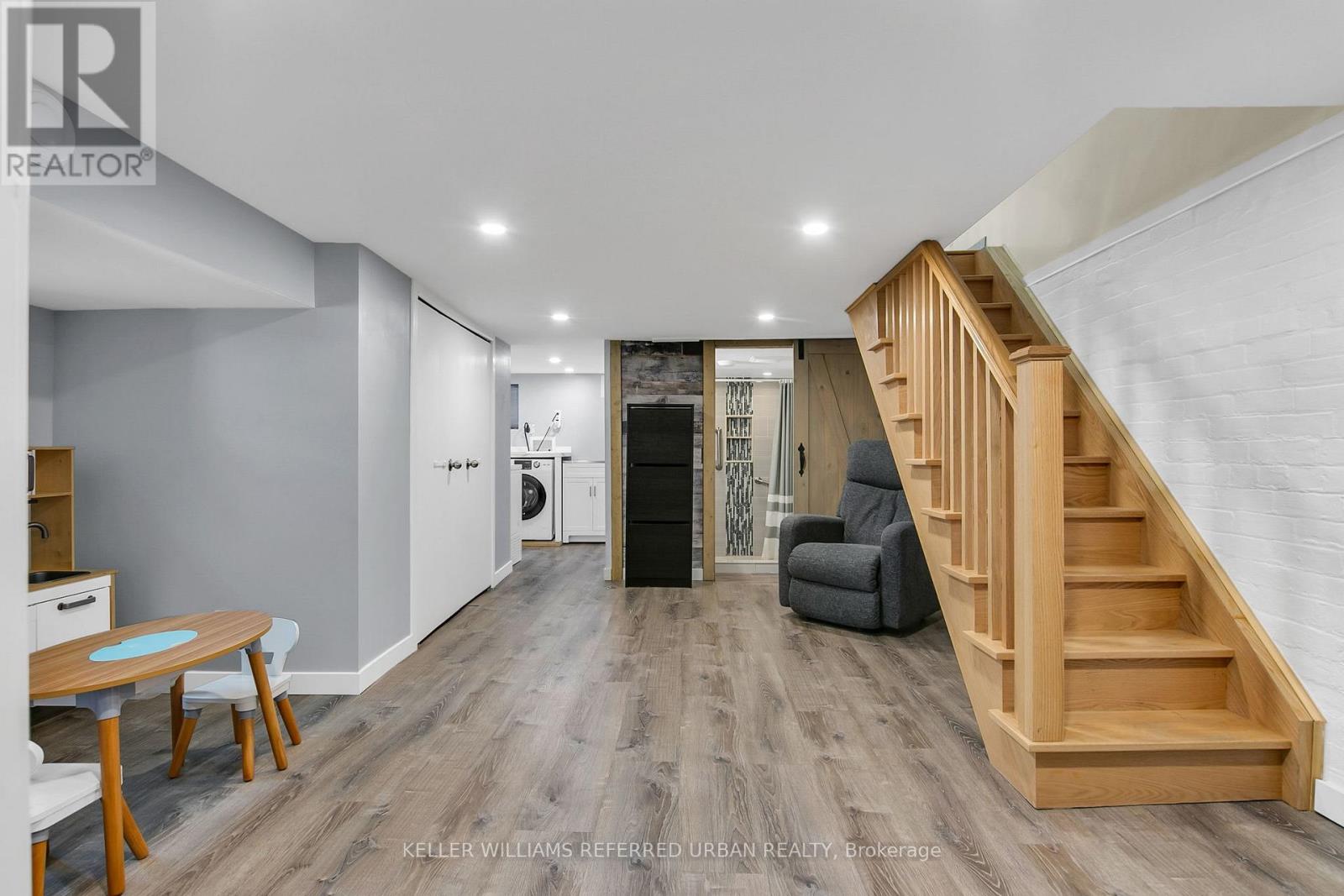 235 BARTLETT AVENUE - 40