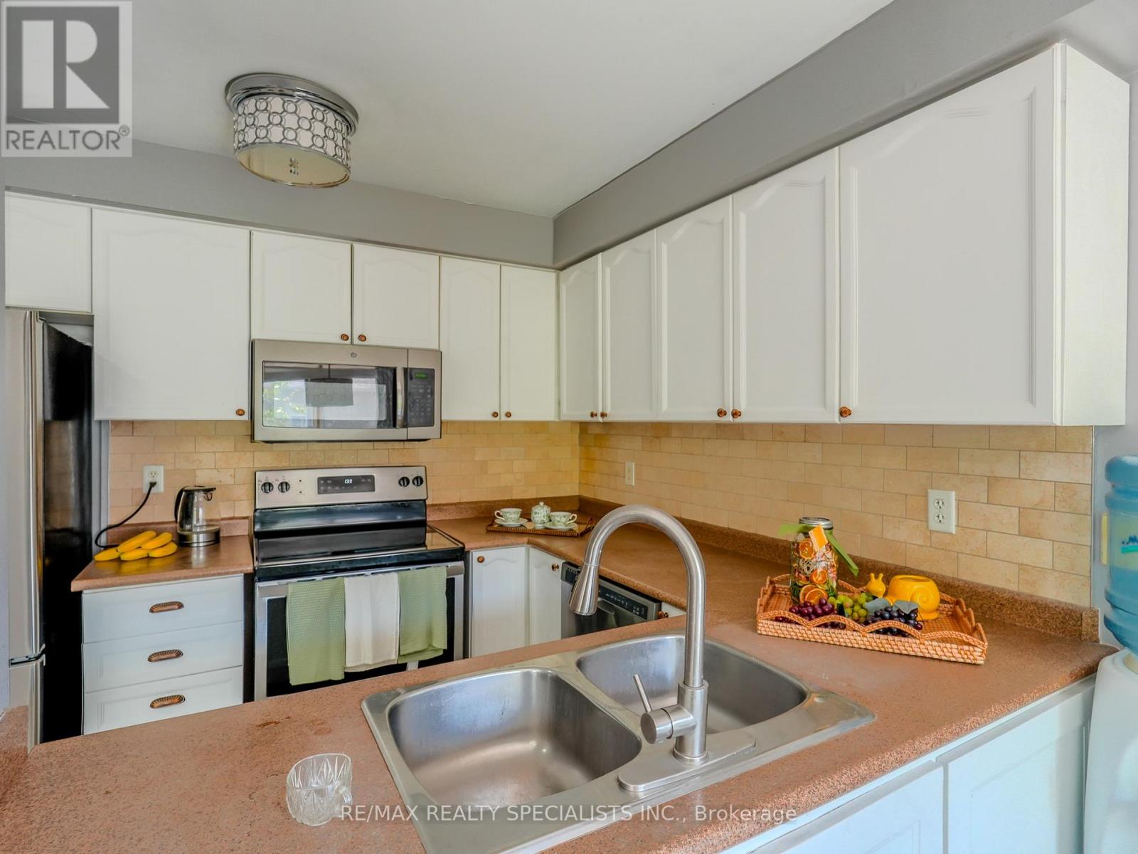 94 SEEDHOUSE LANE - 10